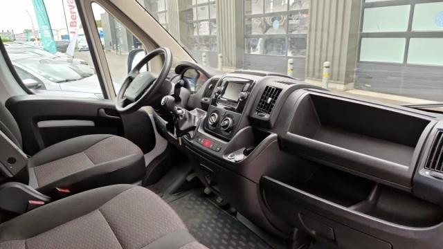 Peugeot Boxer image 2