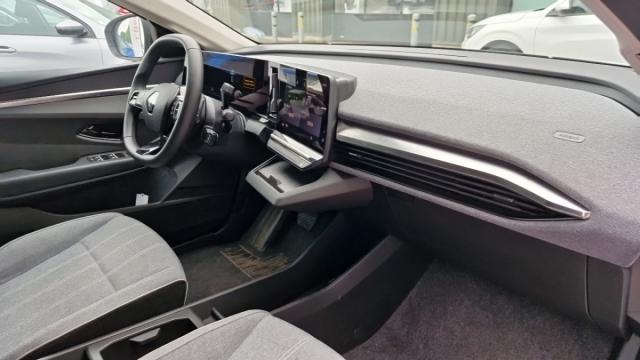 Renault Mégane E-Tech image 1