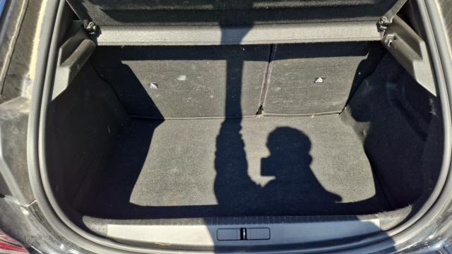 Peugeot 208 image 1