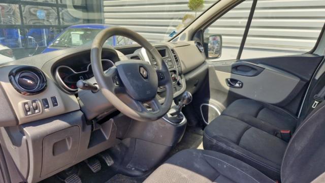 Renault Trafic image 2
