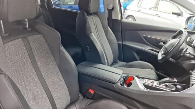 Peugeot 5008 image 3