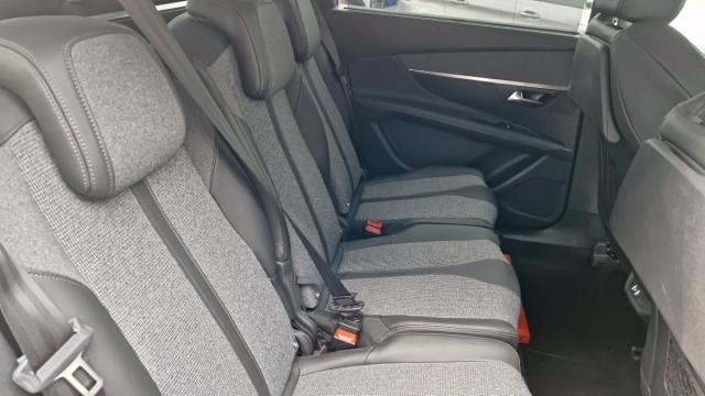Peugeot 5008 image 4