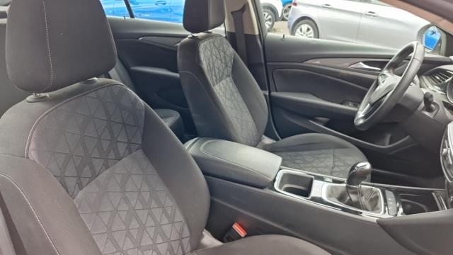 Opel Insignia image 8