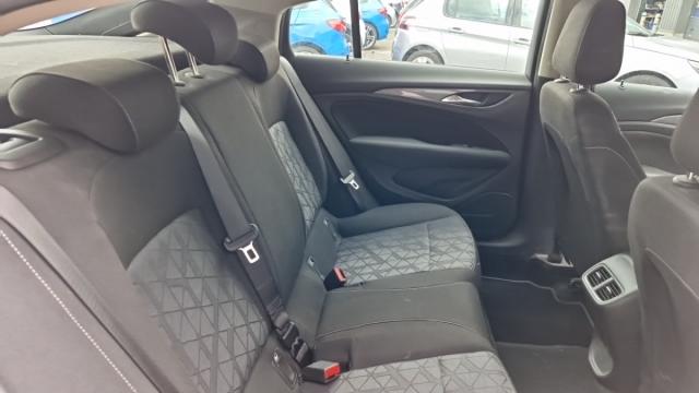 Opel Insignia image 1
