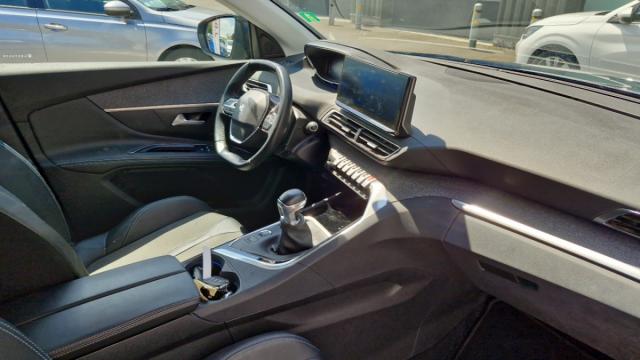 Peugeot 5008 image 4