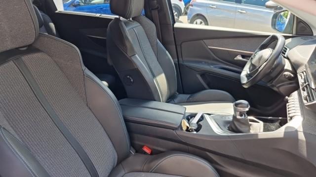 Peugeot 5008 image 6