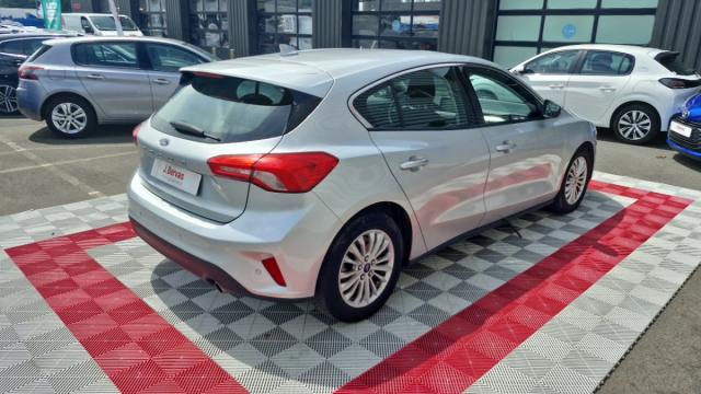 Ford Focus image 9