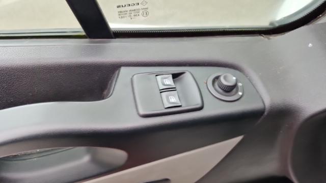 Renault Trafic image 1
