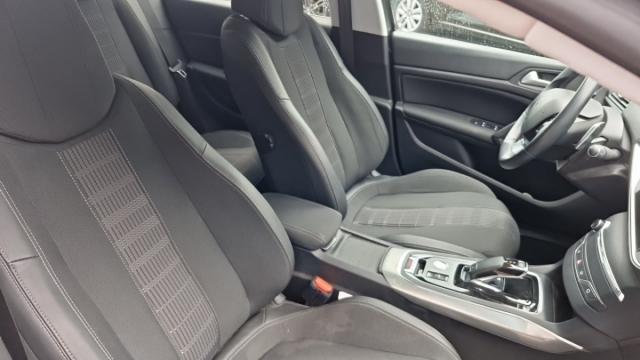 Peugeot 308 image 1