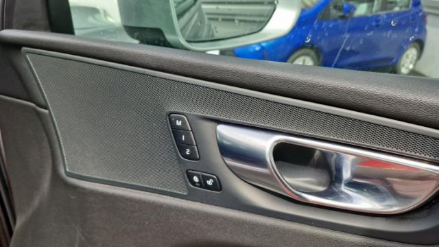 Volvo Xc60 image 1