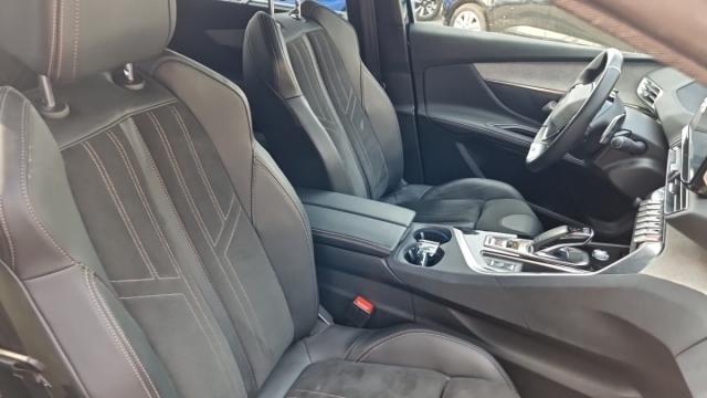 Peugeot 5008 image 1