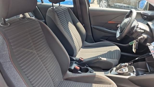 Peugeot 208 image 8