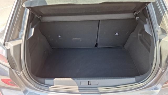 Peugeot 208 image 3