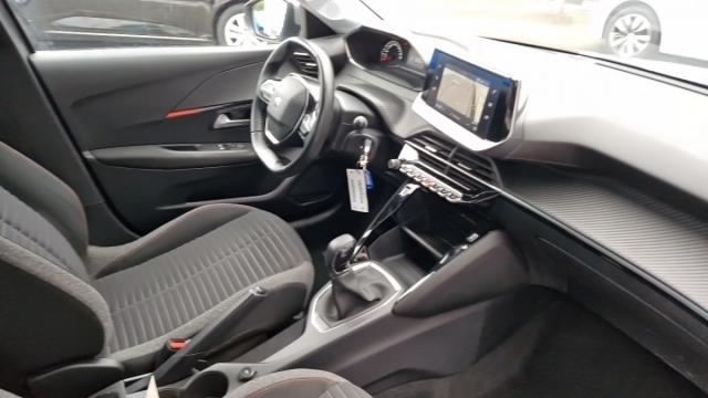 Peugeot 208 image 8