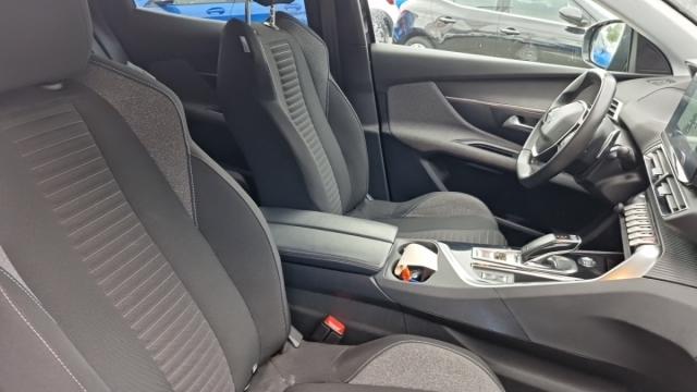 Peugeot 3008 image 3