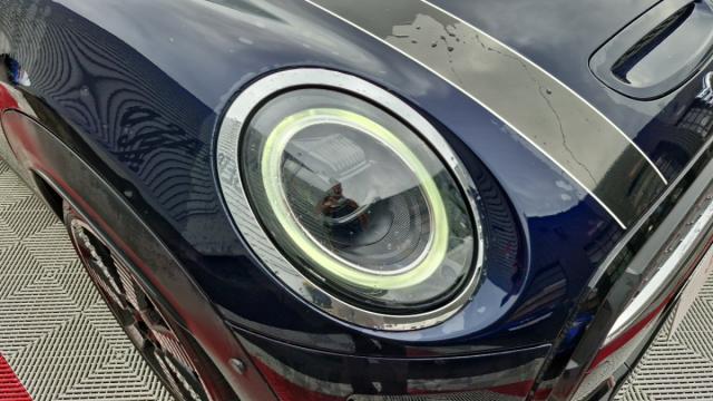 Mini Cabrio image 3