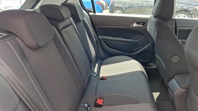 Peugeot 308 image 9