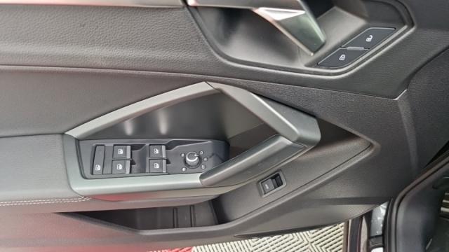Audi Q3 image 9