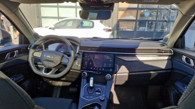 Lynk & Co 01 image 5