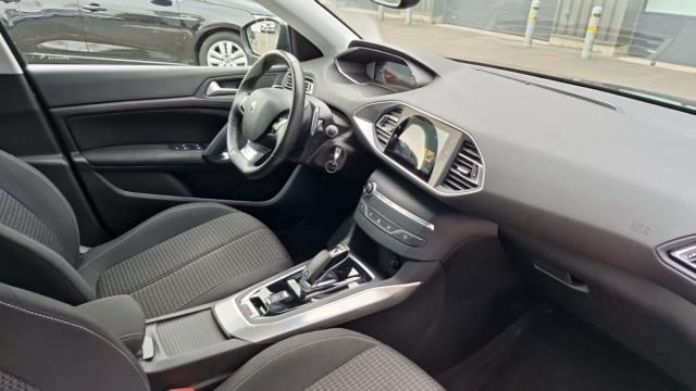 Peugeot 308 image 8