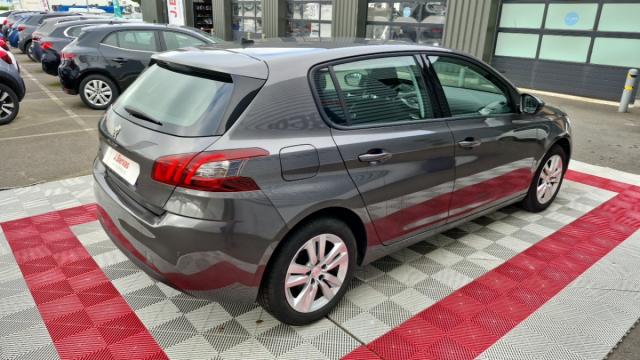 Peugeot 308 image 1