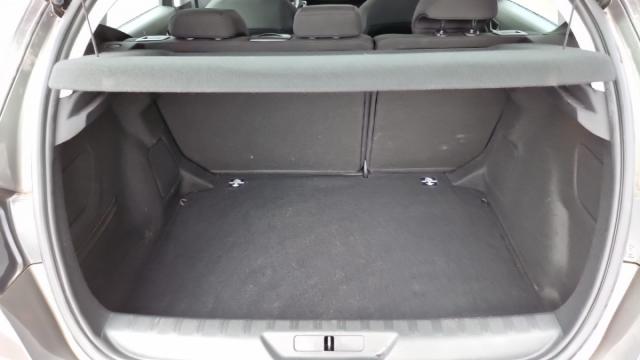 Peugeot 308 image 2
