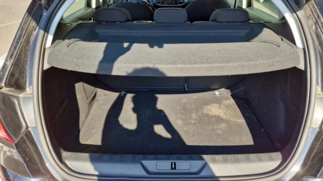 Peugeot 308 image 1