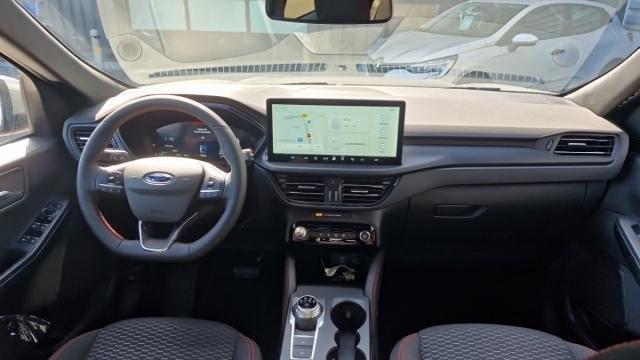 Ford Kuga image 6