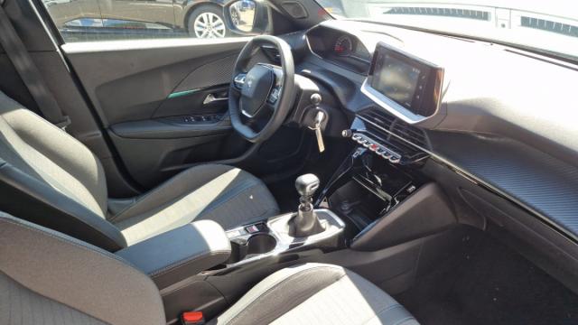 Peugeot 2008 image 9