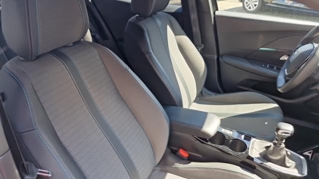 Peugeot 2008 image 6