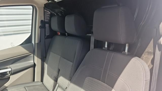Ford Transit Connect image 6