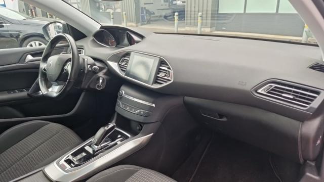 Peugeot 308 image 2