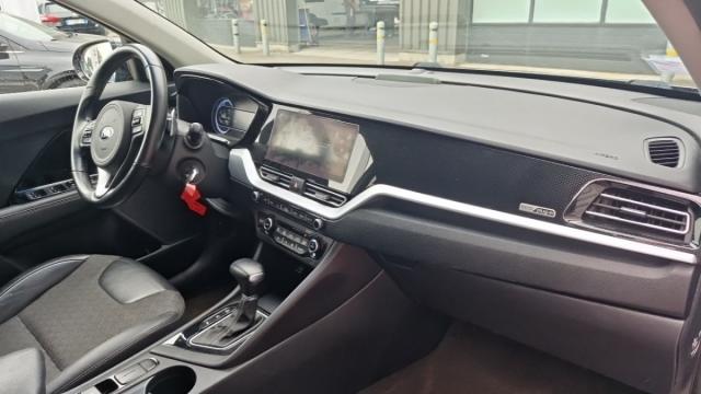 Kia Niro image 7