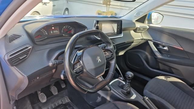 Peugeot 2008 image 8