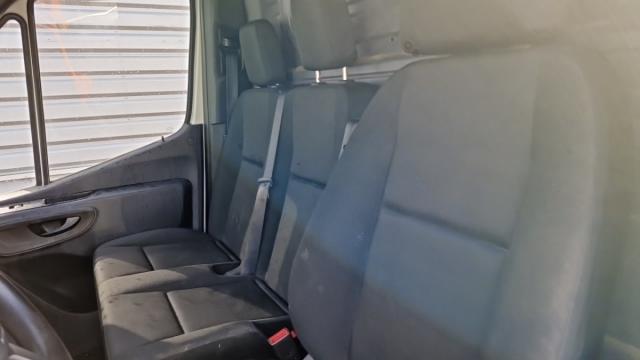 Mercedes Benz Sprinter image 4
