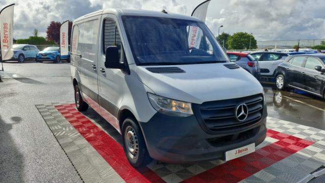 Mercedes Benz Sprinter image 2