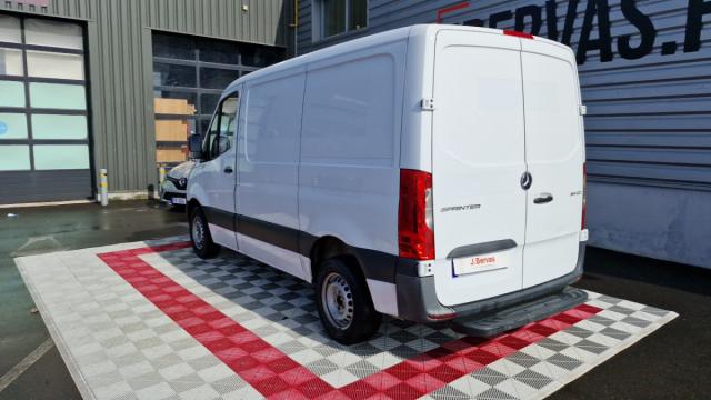 Mercedes Benz Sprinter image 3