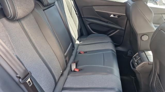 Peugeot 3008 image 8