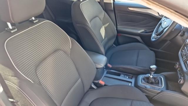 Ford Focus image 8