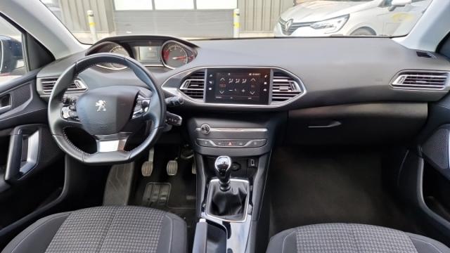 Peugeot 308 image 8