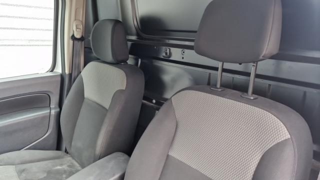 Renault Kangoo Express image 9