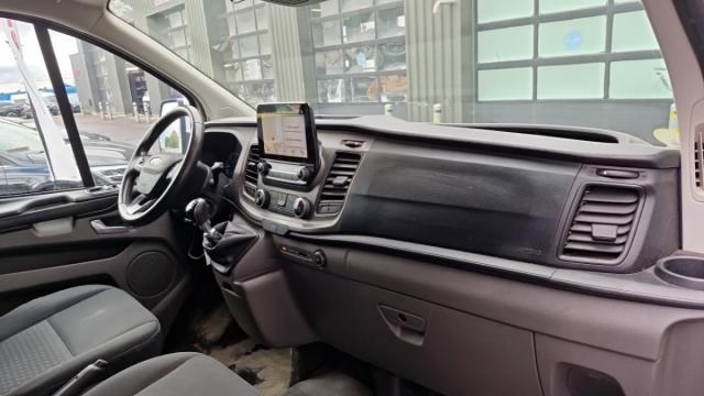 Ford Transit Custom image 8