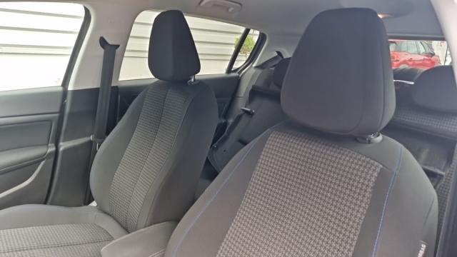 Peugeot 308 image 2