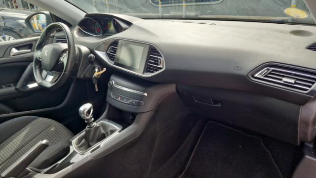 Peugeot 308 image 1