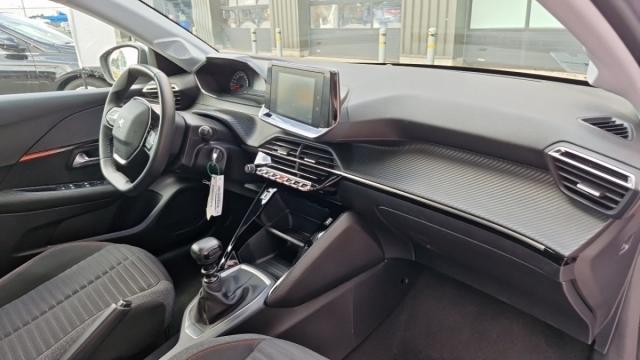 Peugeot 208 image 3