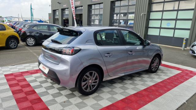Peugeot 208 image 9