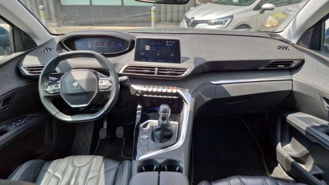 Peugeot 5008 image 8