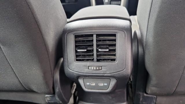 Volkswagen T-Roc image 2