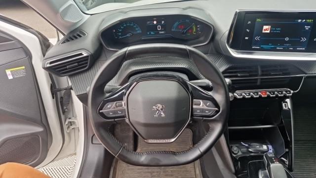 Peugeot 208 image 6