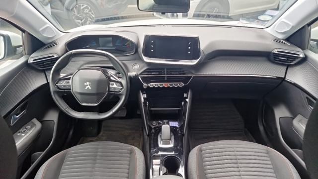Peugeot 208 image 8